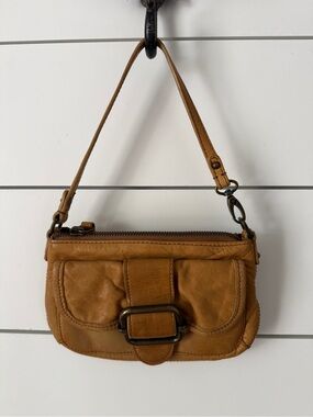 Banana Republic Soft Leather wristlet in Cognac